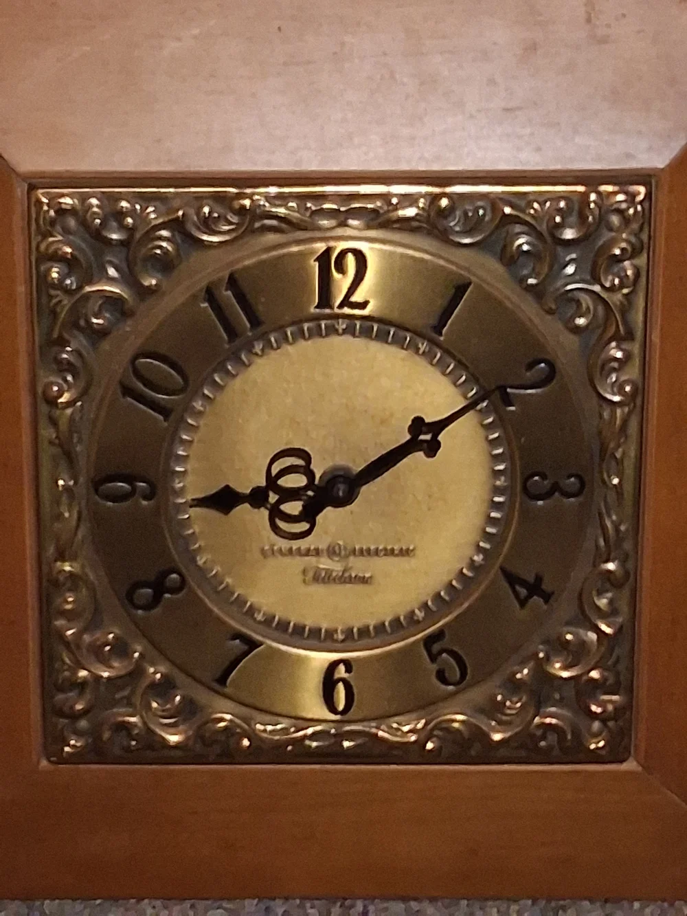 GE ( General Electric ) Maple Wood Mid Century Clock With Ornate Brass Dial